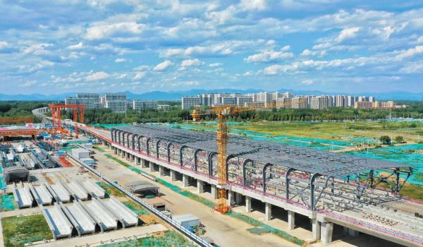 京津冀軌道交通建設按下快進鍵 多個工程進入施工高峰期 平谷線高架PP电子段開始架梁施工(图1)